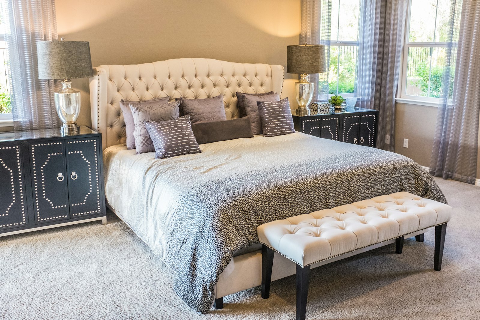 Single memory foam bed on metal pop-up frame